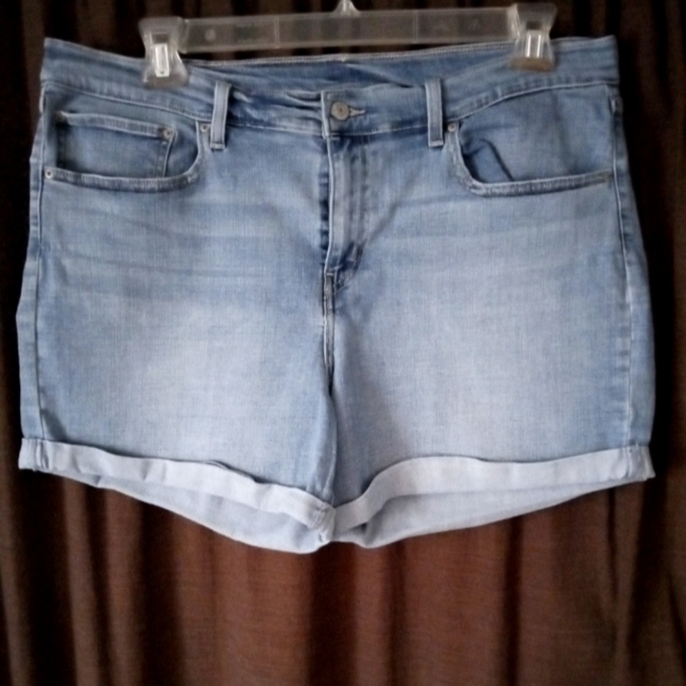 Levi's